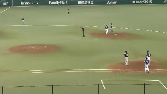 ８回裏２メヒア連打１アウト１塁２塁 (3)