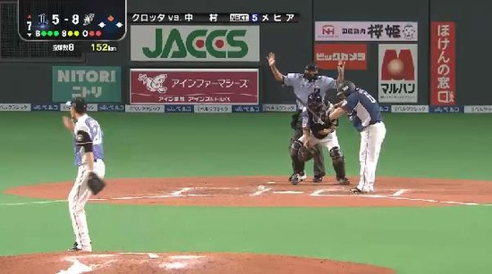 ７回表２四死球２つ満塁 (1)