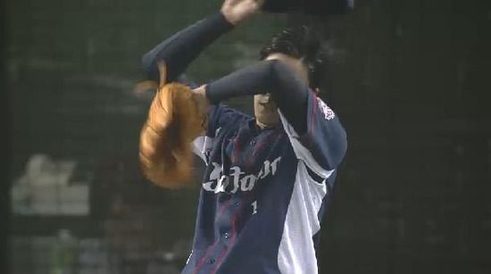 ７回表２角中タイムリー３ベース (2)