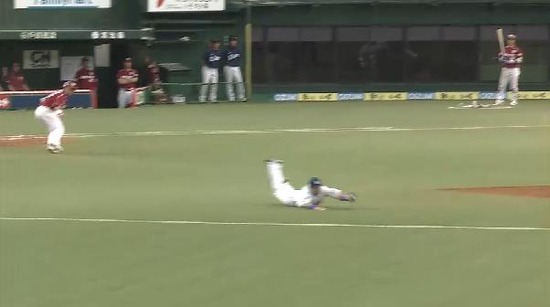 ９回表４浅村ファインプレー (3)