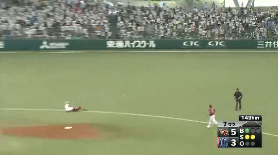 ７回裏１先頭栗山ヒット (1)