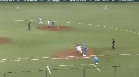 2回裏1木村フォア脇谷内野安打