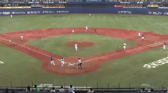 ８回表２浅村バント失敗 (3)