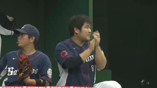 2回裏1メヒアHR (4)