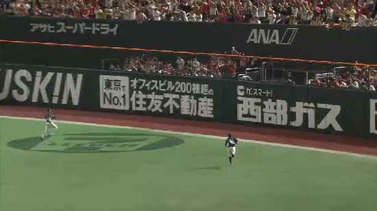 ８回裏３イデホ走者一掃３点タイムリー２ベース (1)