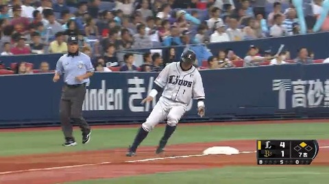 7回表1栗山2ベースおかわりヒット (1)