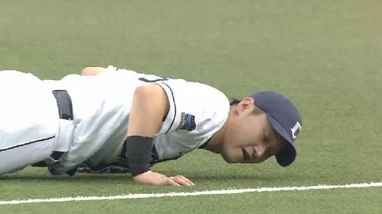 ７回表３永江ファインプレー (2)