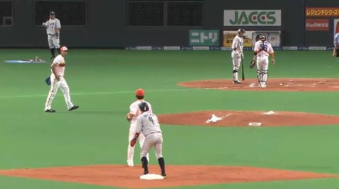 ５回表２鬼崎盗塁