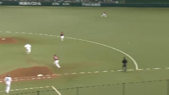 8回裏4鬼崎ヒット満塁 (4)