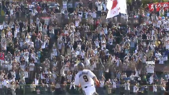 ６回裏１坂口HR (1)