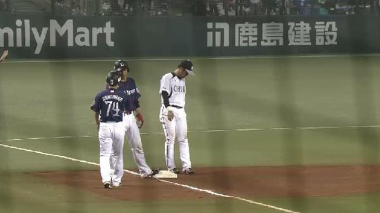 ６回裏１炭谷浅村フォアボール１塁３塁 (1)