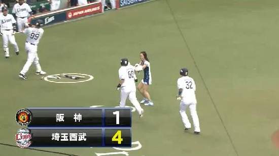 ３回裏３中村２ラン (2)