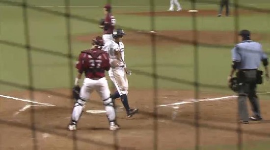 5回裏2中村2点タイムリー2ベース (3)