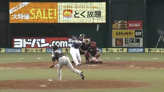 ７回裏１先頭森２ベース (2)