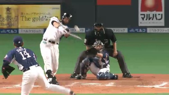 ８回裏３ハーミッダタイムリー岡走塁ミス (2)