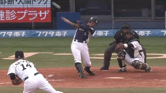 ７回表１代打大崎ヒット (2)