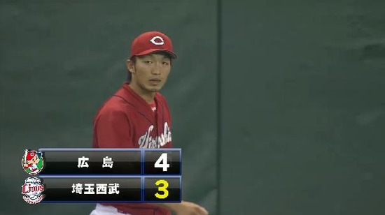 8回裏2森レフトに打ち上げ鈴木目測誤り2ベース1点 (3)