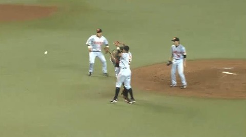 7回裏1おかわり内野フライをエラー