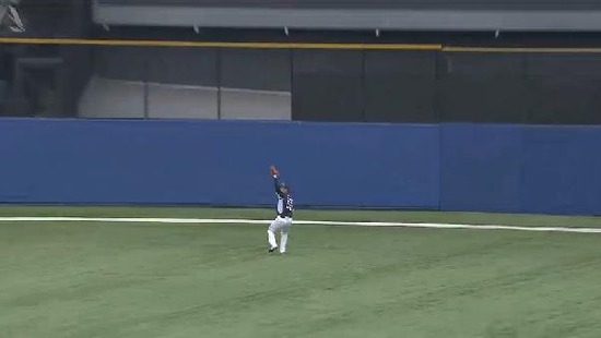 ４回裏５田村犠牲フライロッテ逆転 (3)
