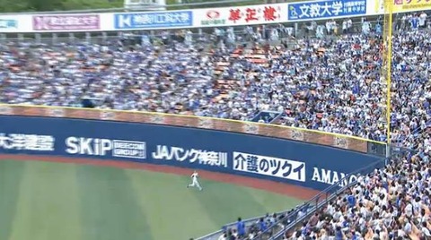 10回表1脇谷HR (4)