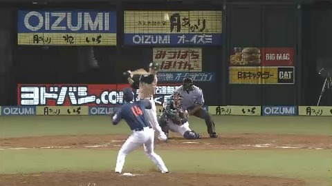 8回表3西川タイムリー (2)