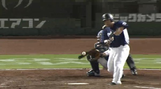 ５回表１中村通算２９９号HR９９９本ヒット (2)