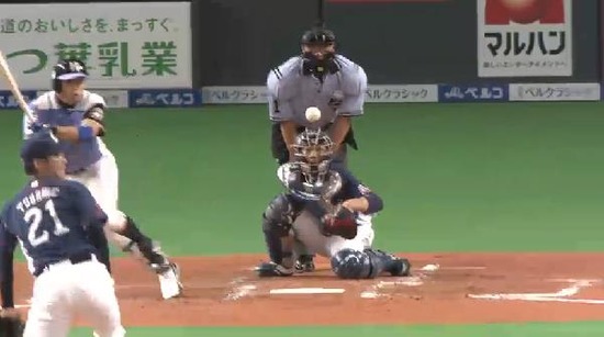 ４回裏２中島タイムリー (4)