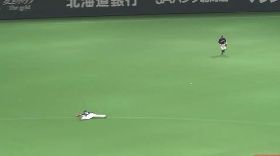 ５回裏４石川タイムリー (2)