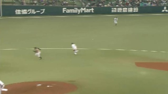 6回表4田中賢2点タイムリー (2)