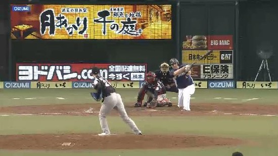 ８回裏１中村猛打賞 (2)