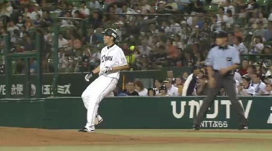 １回裏１秋山ヒット (2)