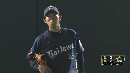７回裏２松田２ベース秋山すべる (3)
