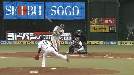 ２回表３岡田犠牲フライ (2)