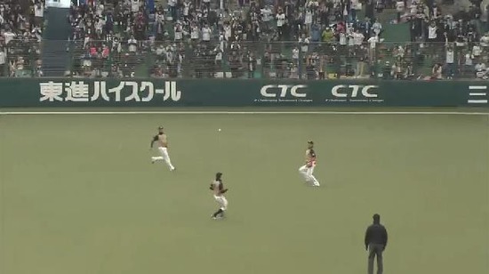 6回裏1西川エラー暴投秋山ポテン1点 (3)