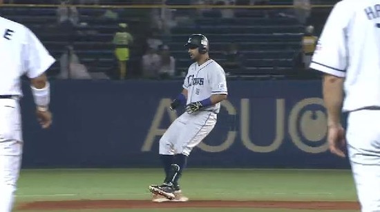 ４回表１メヒア２ベース (1)