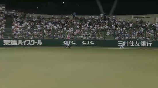 9回表6牧田タイムリー2ベース (2)