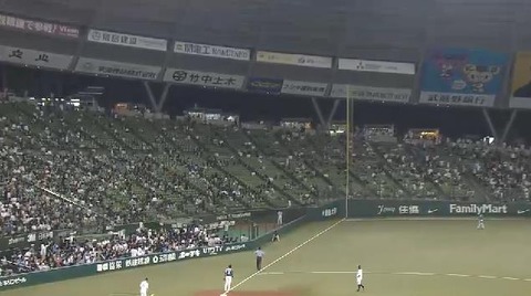 ８回裏７大ファール (2)