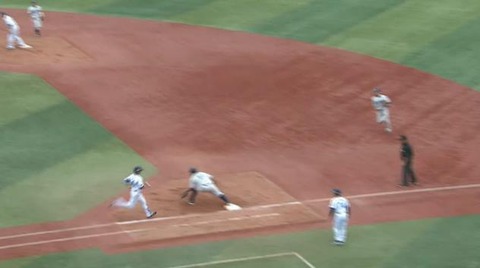 8回裏3野上無失点に抑える