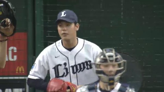 2回表3銀次レフト前満塁1アウト (3)