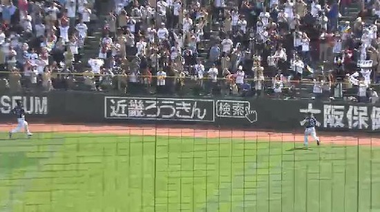 ３回表４平野ヒット糸井タイムリー２ベース (4)