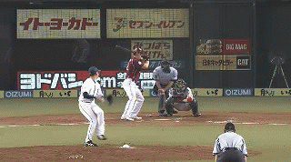 8回表4ボウカー三振 (1)