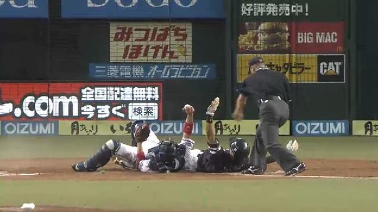 7回表1栗山ナイス返球 (5)