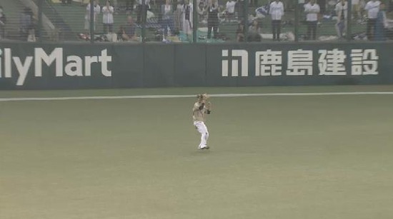 ６回裏４脇谷犠牲フライプロ初出場外崎生還 (4)