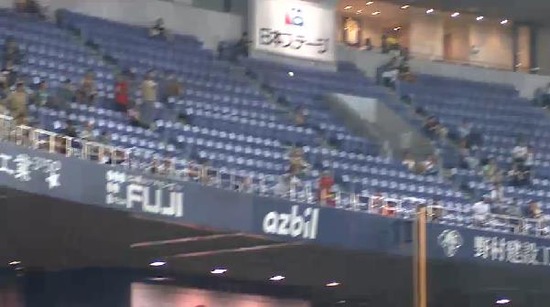 １回表１脇谷ビデオ判定 (6)