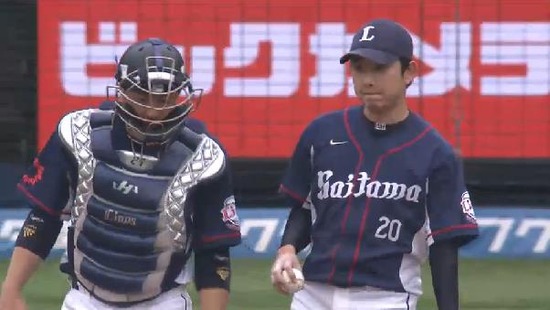 ４回裏４鈴木２点タイムリー２ベース (4)