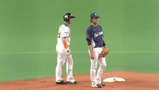 ８回裏２飯山バント２塁