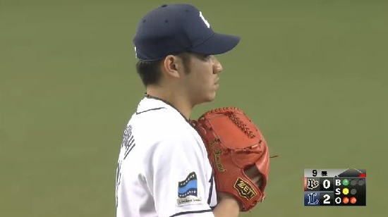 9回表3ブランコライトフライ (1)