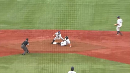 １回裏１安達四球盗塁 (2)