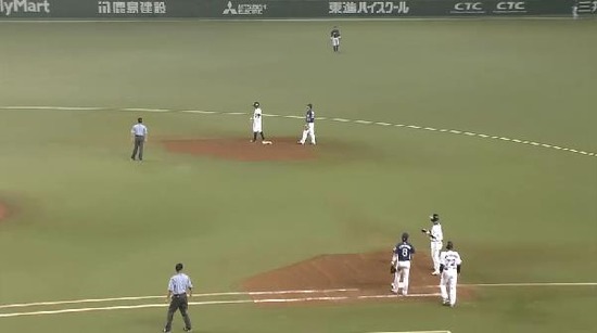 10回表２今江ヒットインサイド投げられない (2)