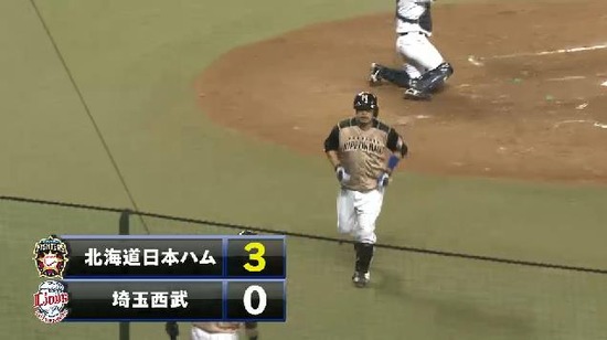 4回表1小谷野HR (1)